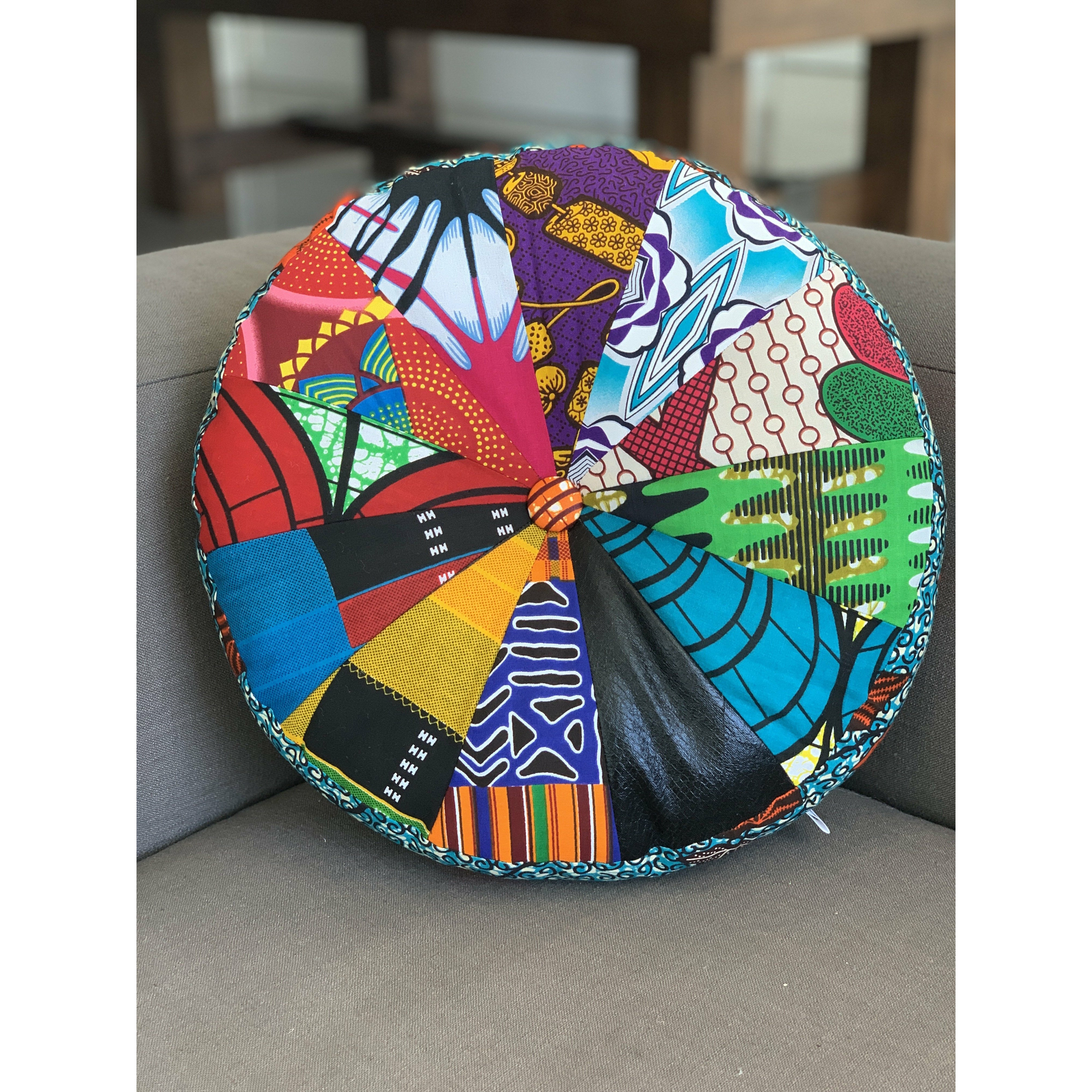 Round store pinwheel cushion